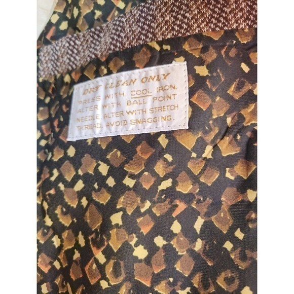 Vintage Malibu of Beverly Hills  Men's Brown Herringbone ish 2 Button Blazer - Picture 6 of 10
